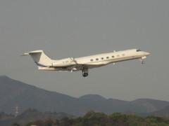 ビジネスジェットの離陸　B-HHI
