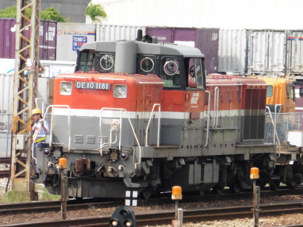 DE10-1181機関車