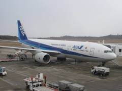 長崎空港に到着したANA　B777-200
