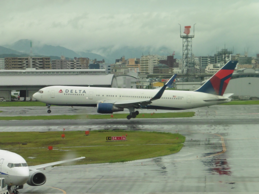 ＤＥＬＴＡ　Ｂ767-300ER  N394DL着陸