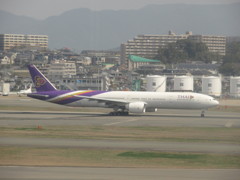 タイ国際　B777-300ER　離陸