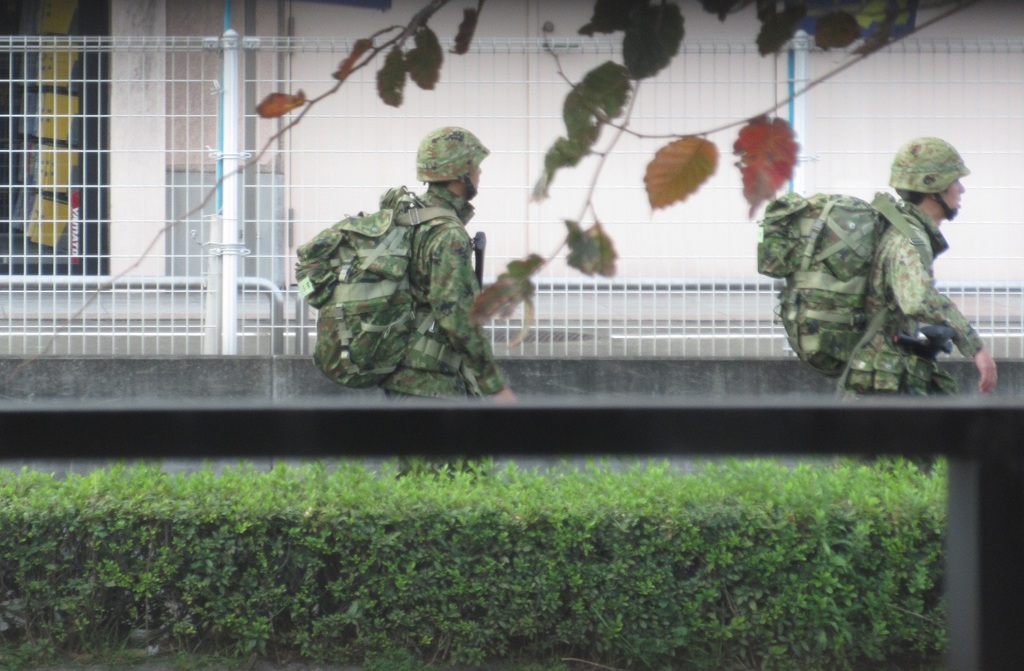 街中を歩く自衛隊員　②