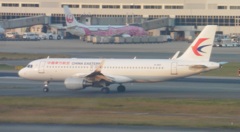 中国東方航空　B-1610