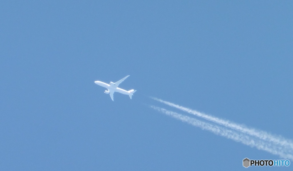 飛行機雲を拡大①