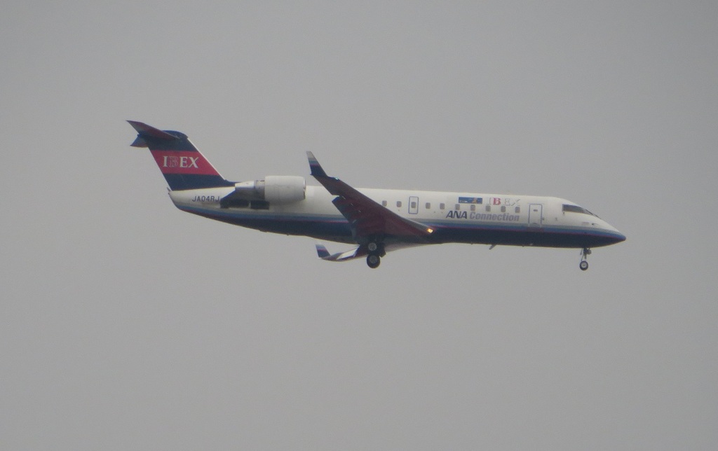 アイベックスエアライン　CRJ200