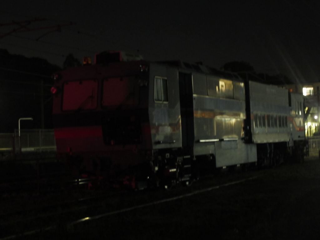 夜の保守車両