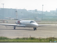 目の前から見た水産庁のセスナ560