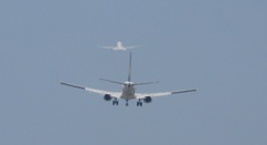 離陸機と着陸機を同時に