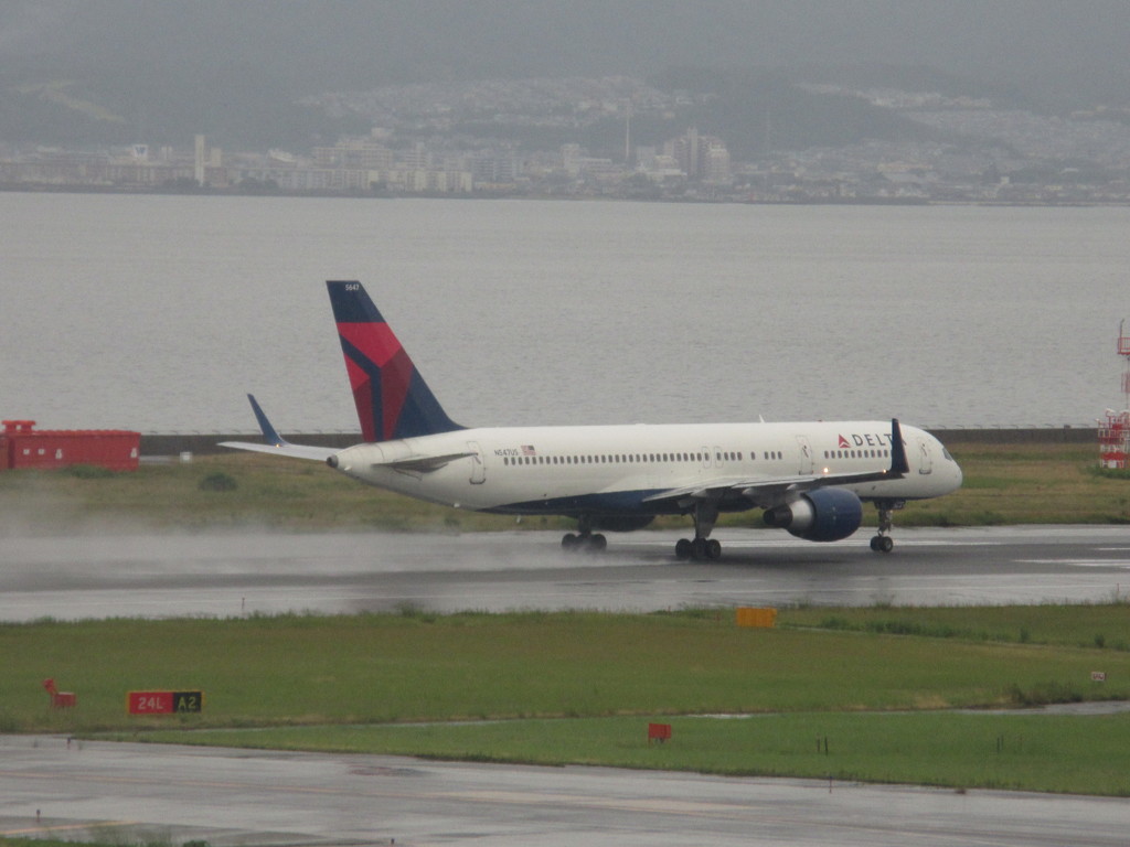 DELTA B757の離陸　N547US