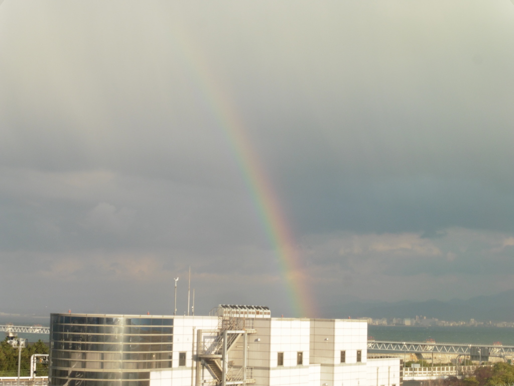 関空で発生した虹