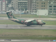 航空自衛C-1の着陸