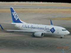 ANA　B737-700　ムンバイ行き
