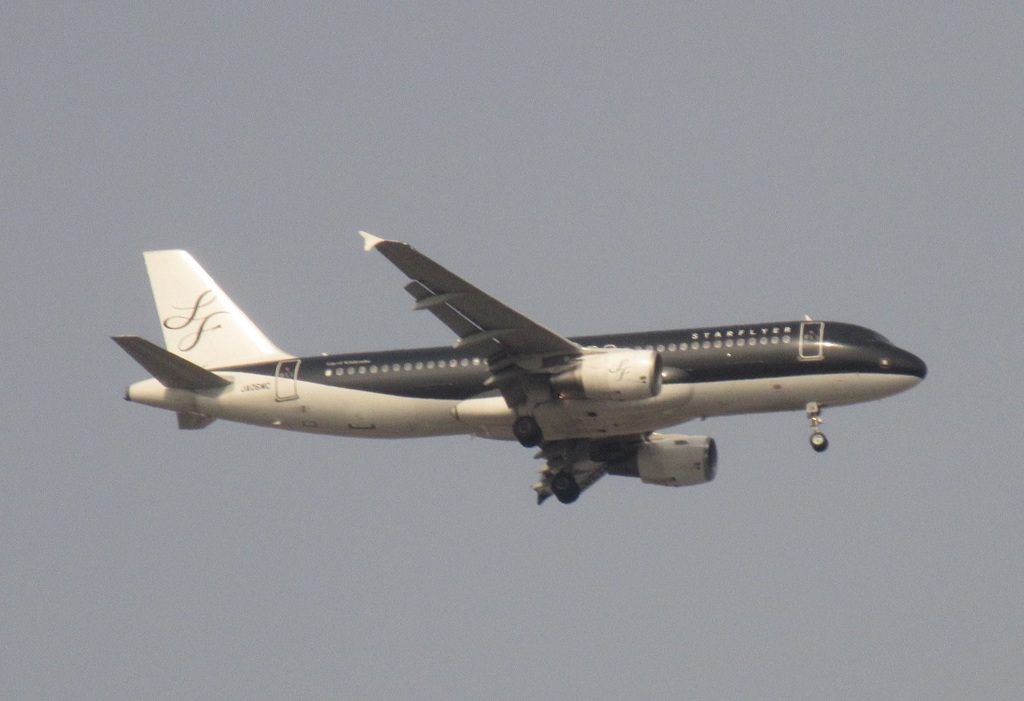 福岡空港へのアプローチを東区付近より眺める②