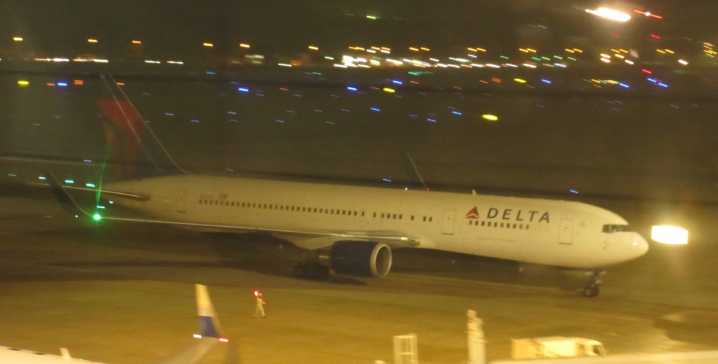 デルタ航空到着