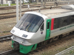 ホームの入れ替え作業を行う783系④