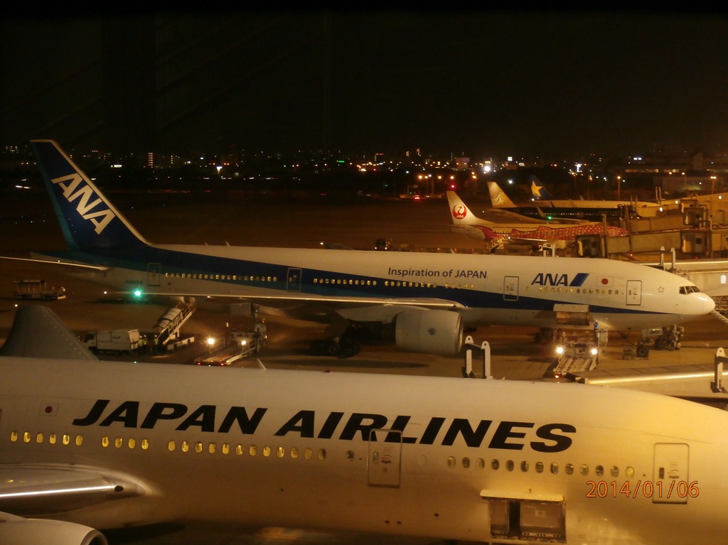 夜の福岡空港④