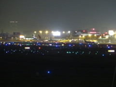 夜の福岡空港①