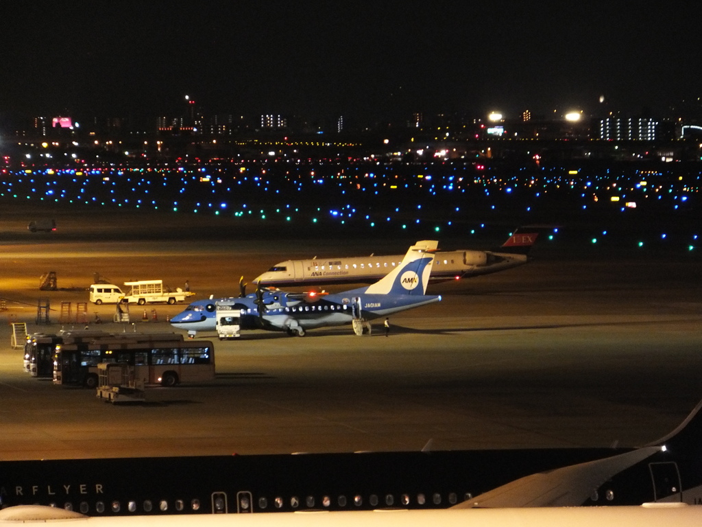 夜の福岡空港　⑤