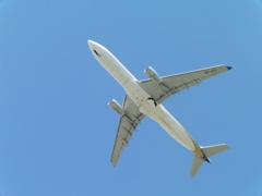 シンガポール航空　A330　９V-STI離陸