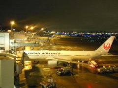 夜の福岡空港にて　⑥