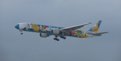 ANA　B773　ポケモン
