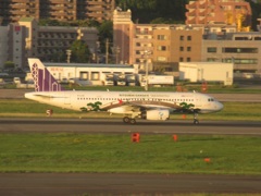 香港エクスプレス　B-LCB　SANUKIUDON　②