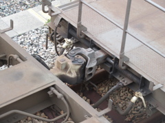 目の前のカラの台車②