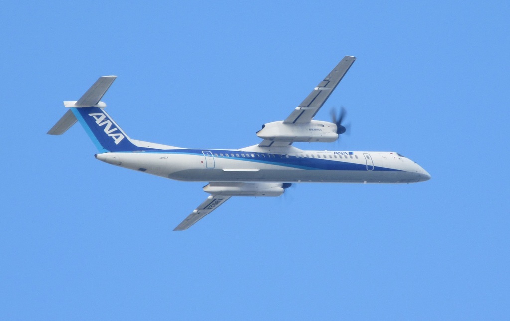 ANA　　ボンバルディア離陸