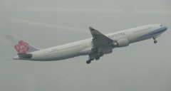 飛ぶCHINA AIRLINE　Ａ３３０