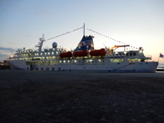 夜の博多港にて　T/S　HANBADA　①