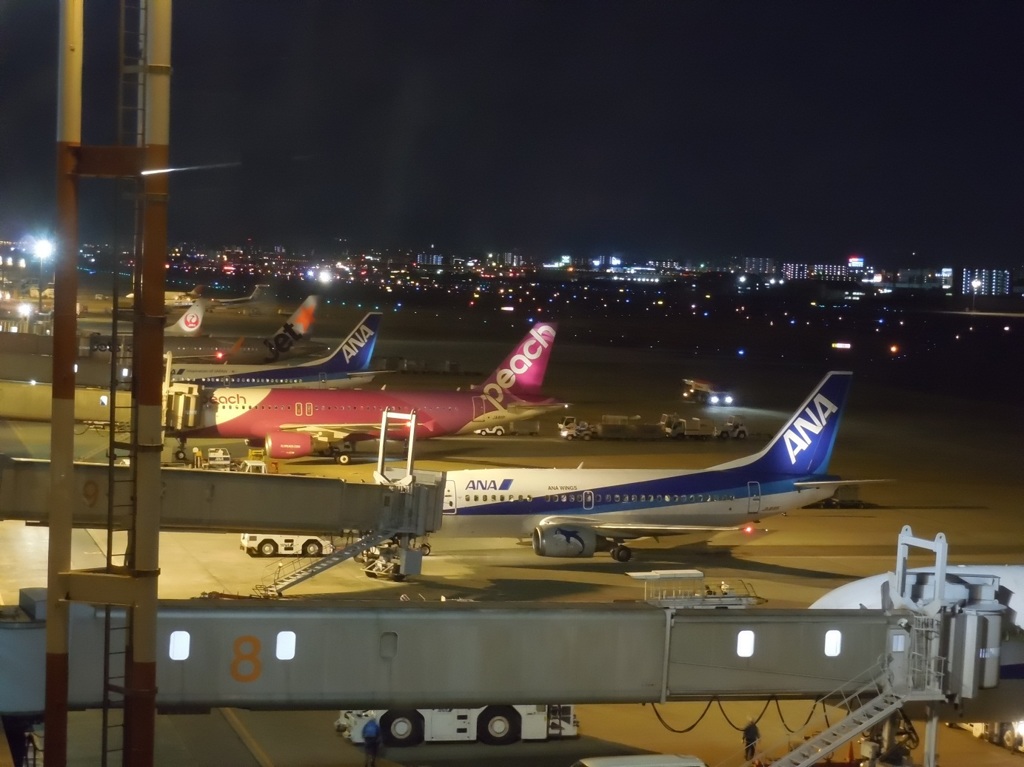 夜の福岡空港