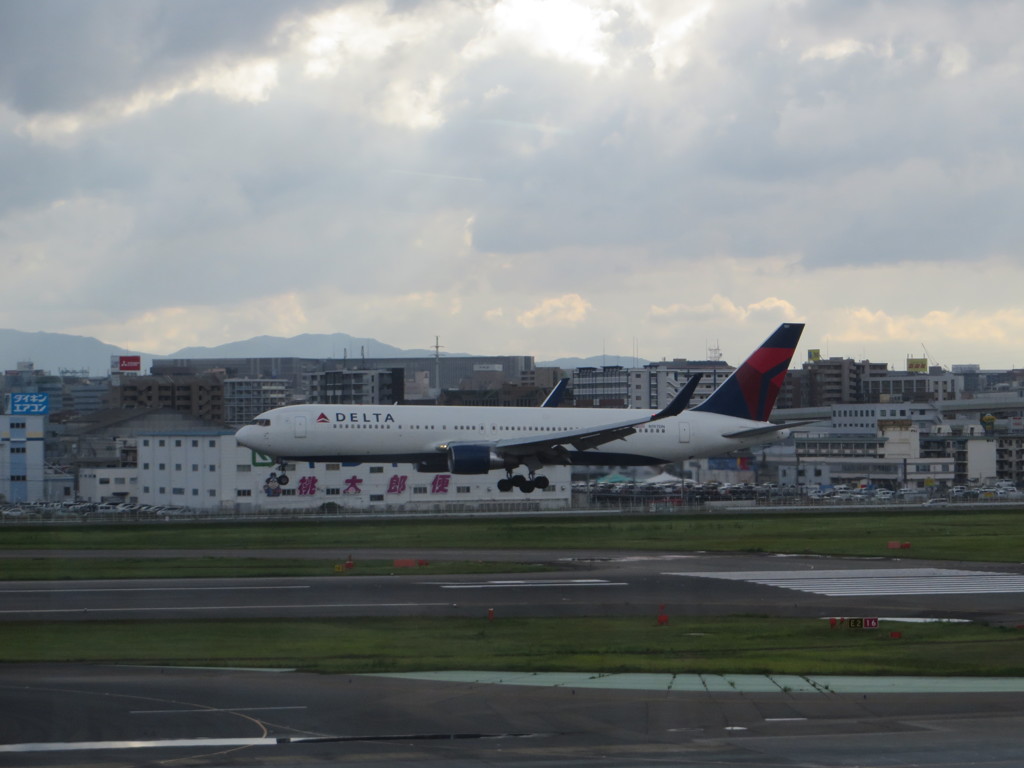 デルタ航空到着