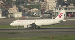 中国東方航空　Ａ３２０到着