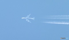 飛行機雲を拡大②