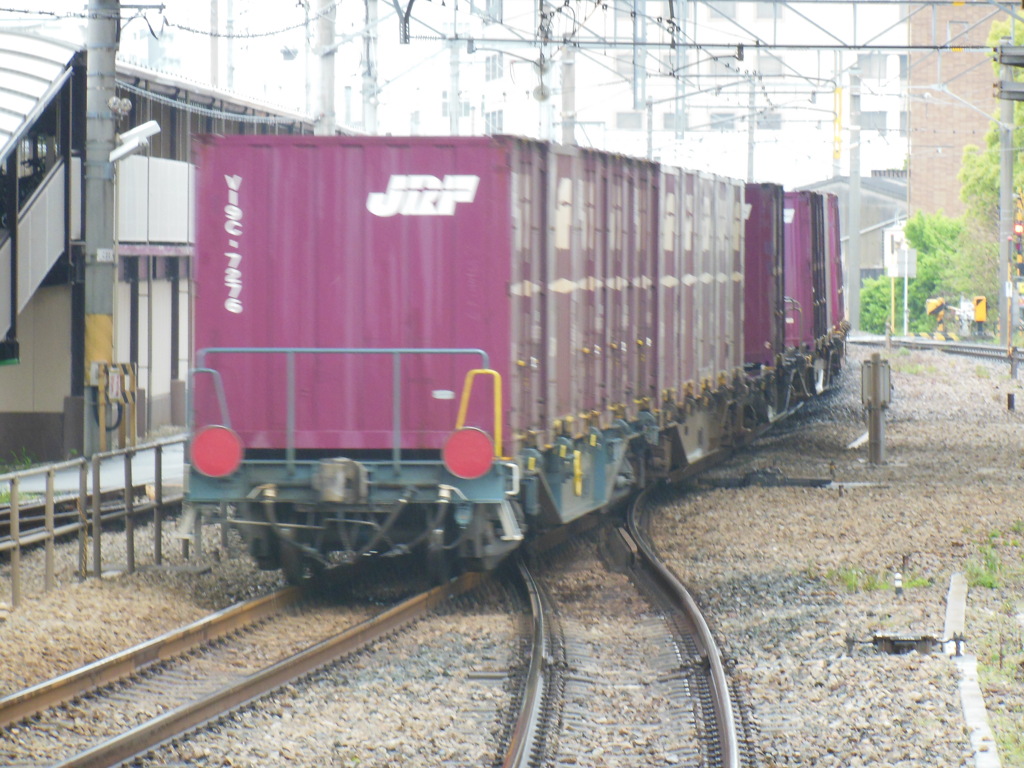 ED76の貨物の通過　③