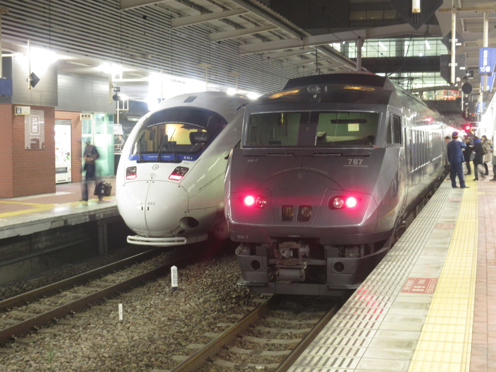 ７８７系in博多