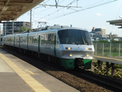 783系特急みどり通過