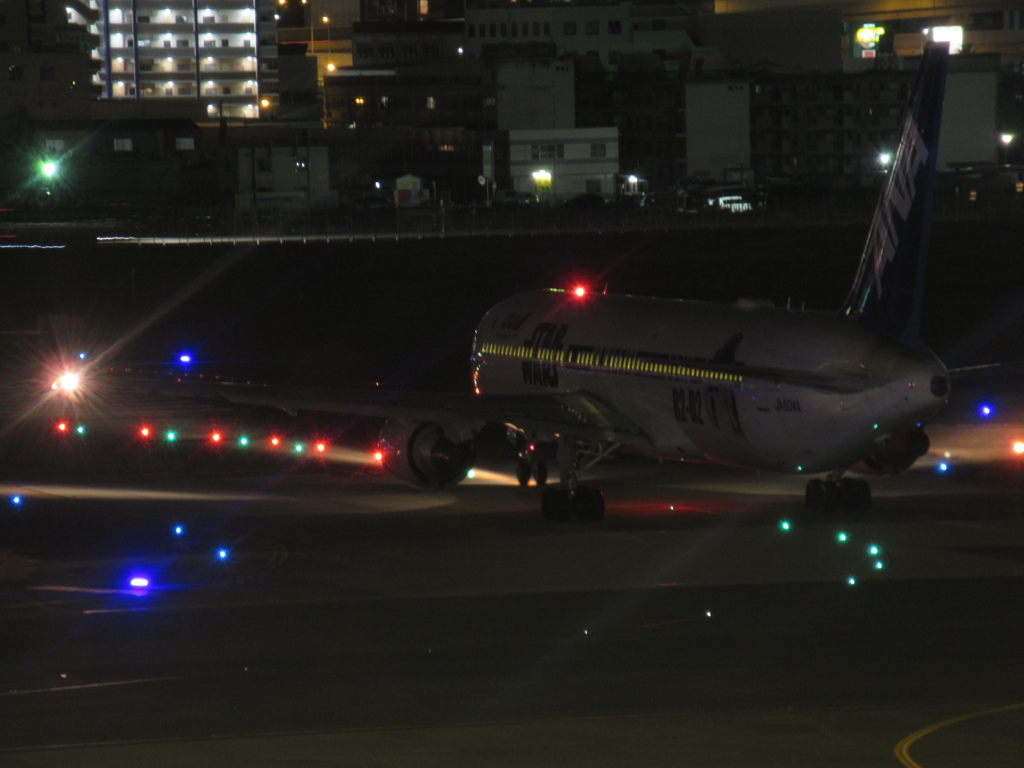 夜の福岡空港②