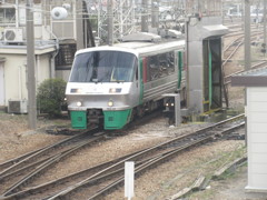 ホームの入れ替え作業を行う783系③