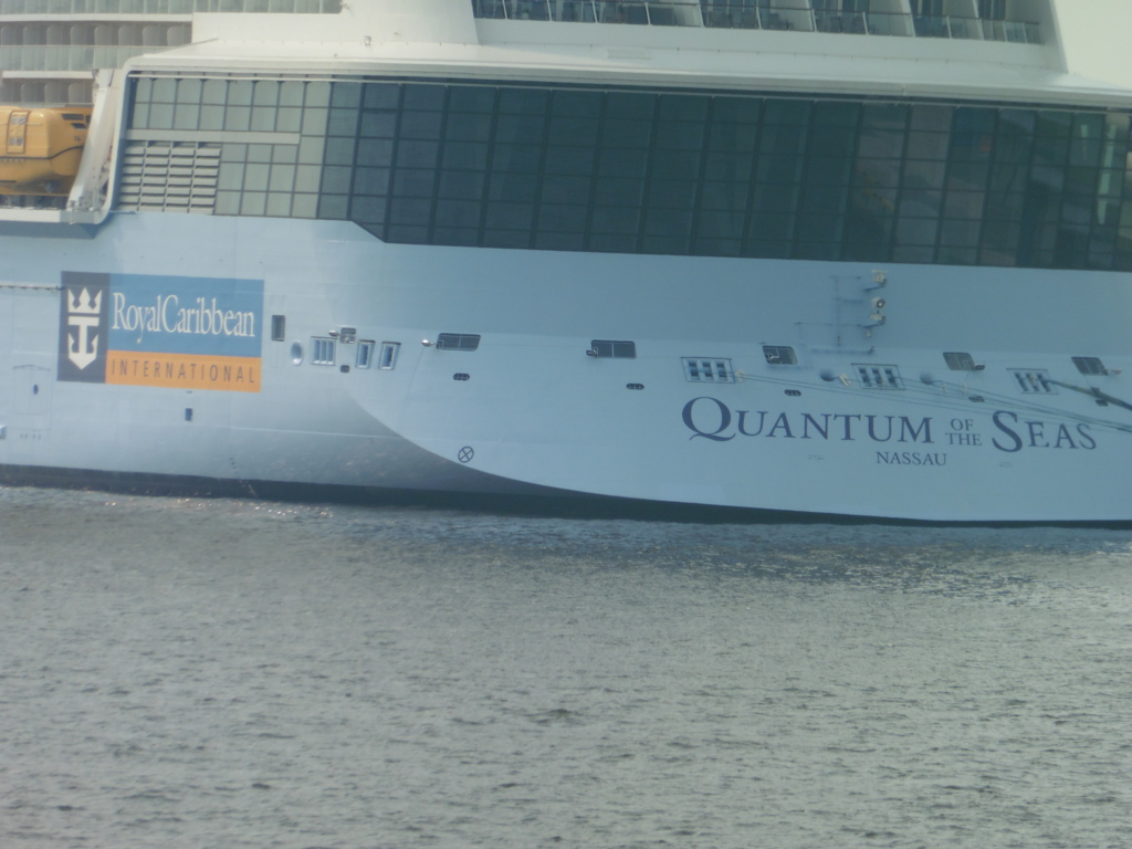 Quantum　of  the  Seas  入港④