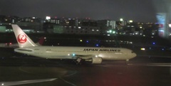 夜の空港にて⑪