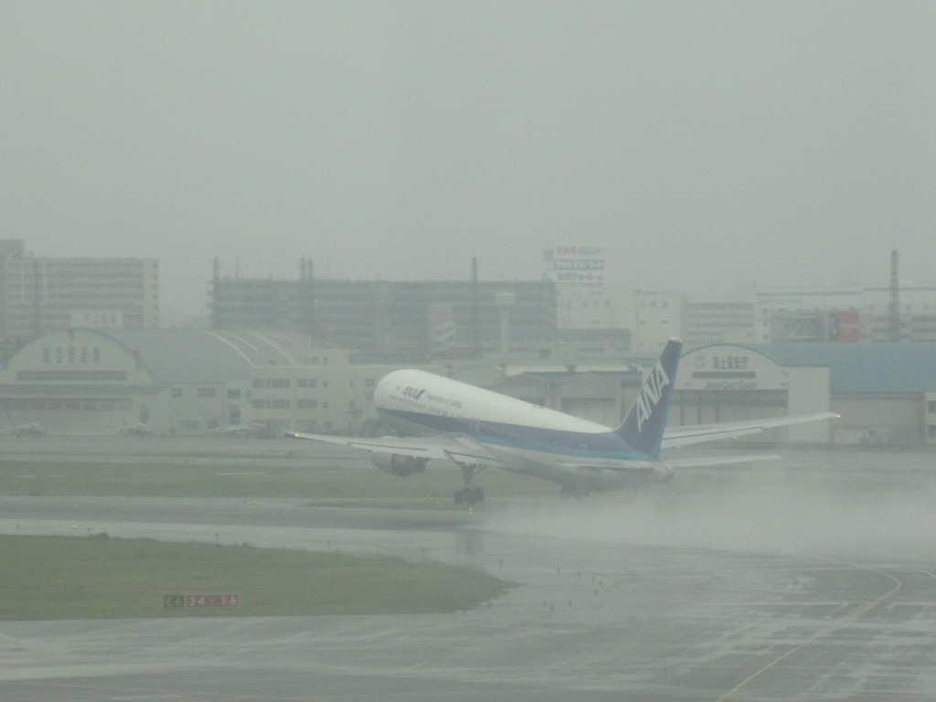 ANA　B767の離陸