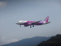 青空の下着陸②