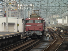 EF81-403貨物通過