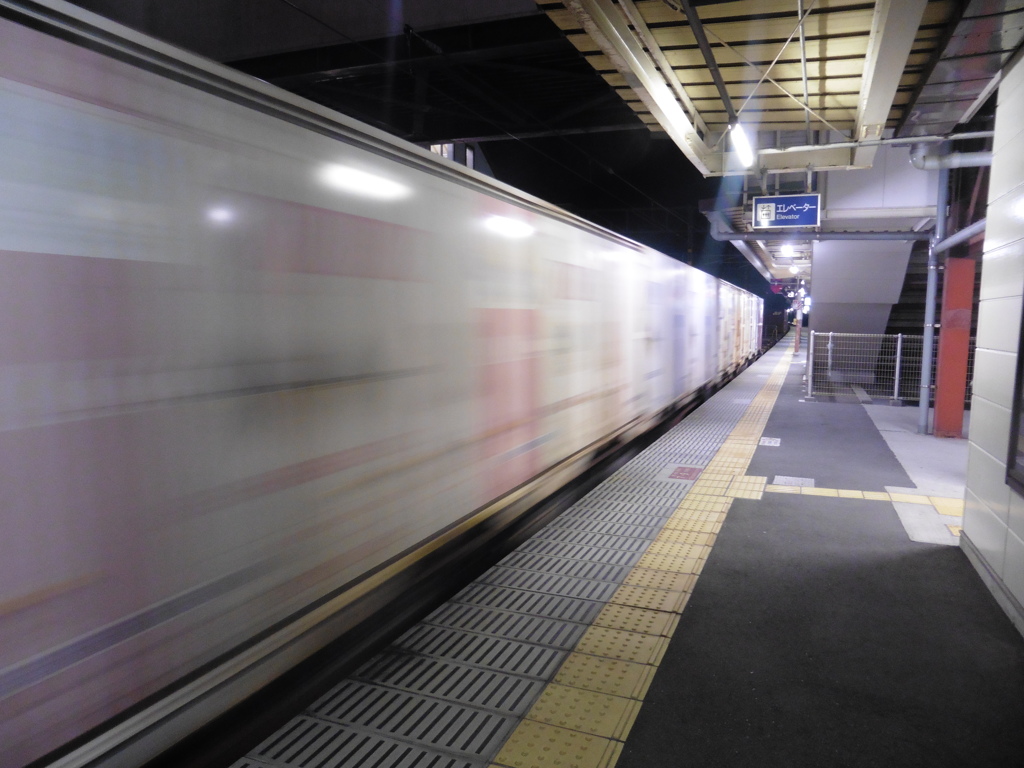 貨物列車の通過③