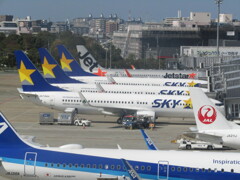 福岡空港に3機並ぶスカイマーク