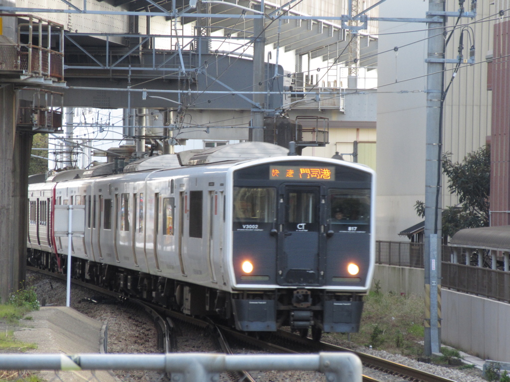 817系快速通過