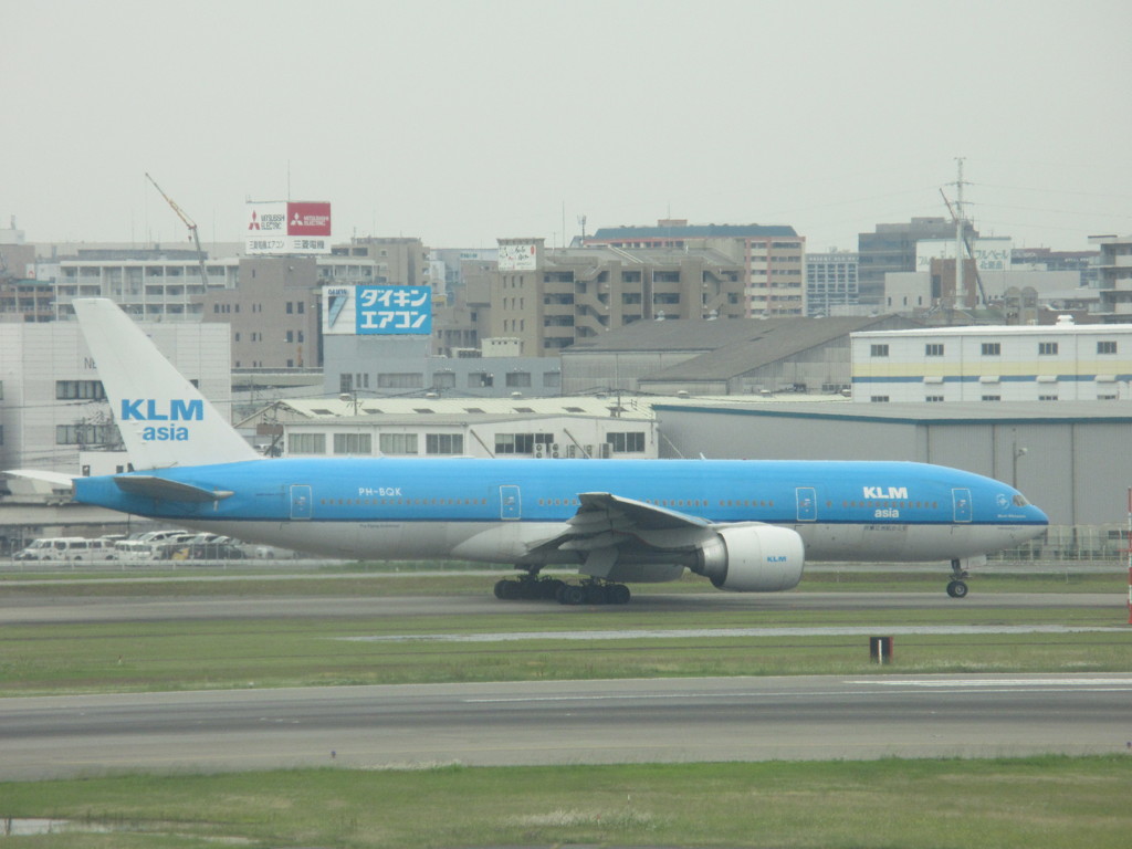 KLMオランダ航空の出発