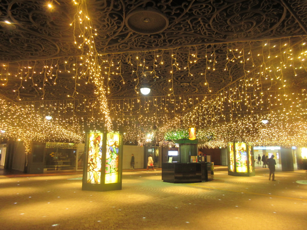 福岡市天神地下街でもイルミネーション点灯①