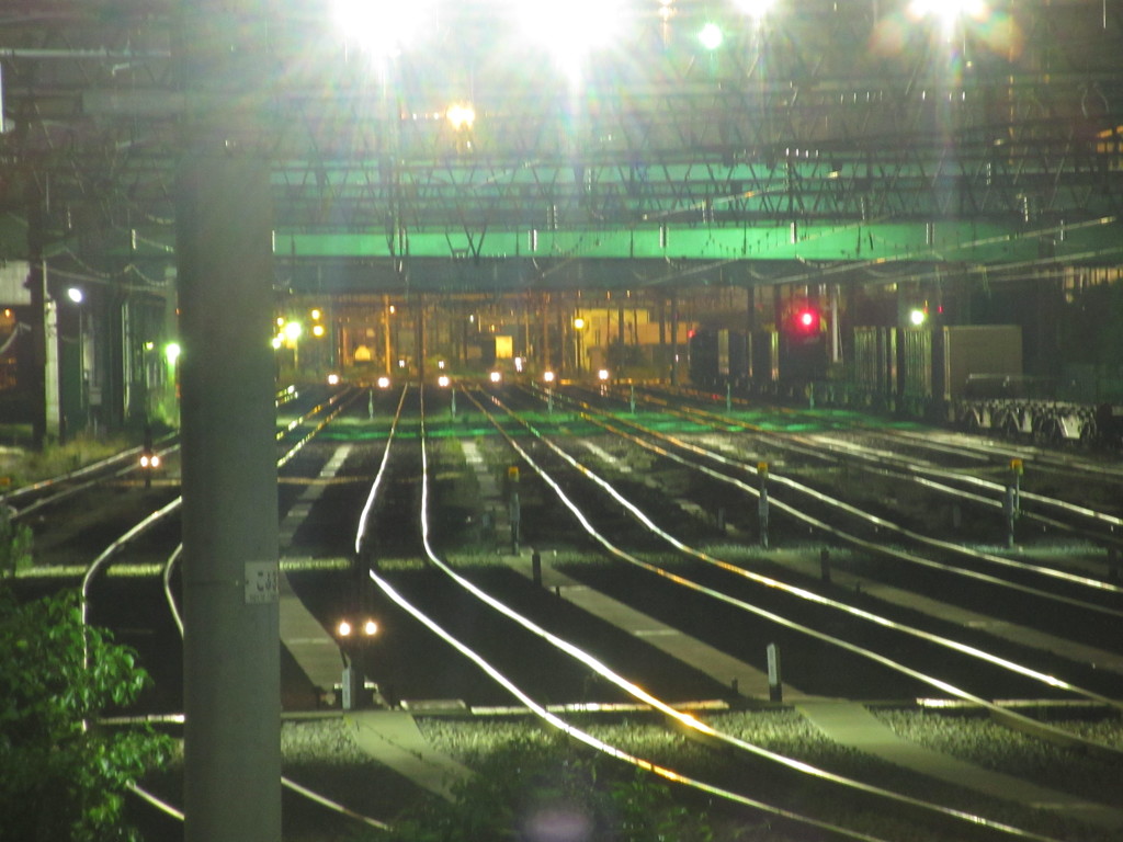 夜の貨物ターミナルにて③